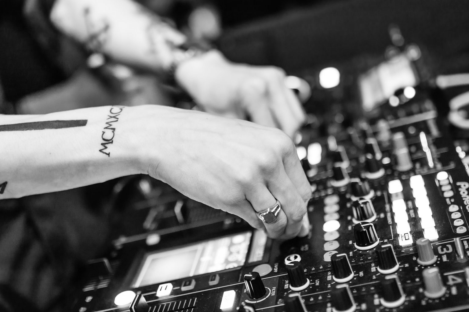 9 Best DJ Controllers of 2024 To Beat Out Your Best Work