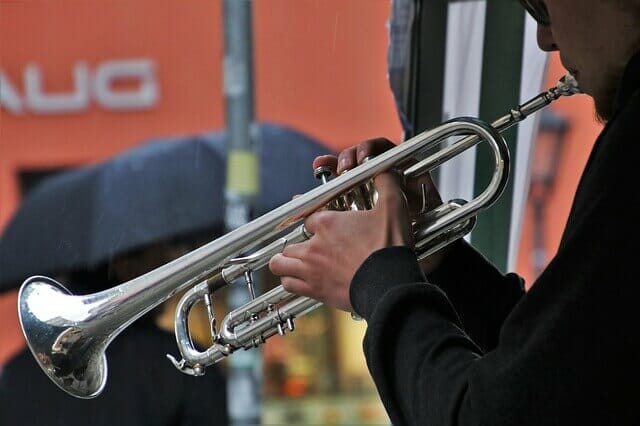 travelling music instruments